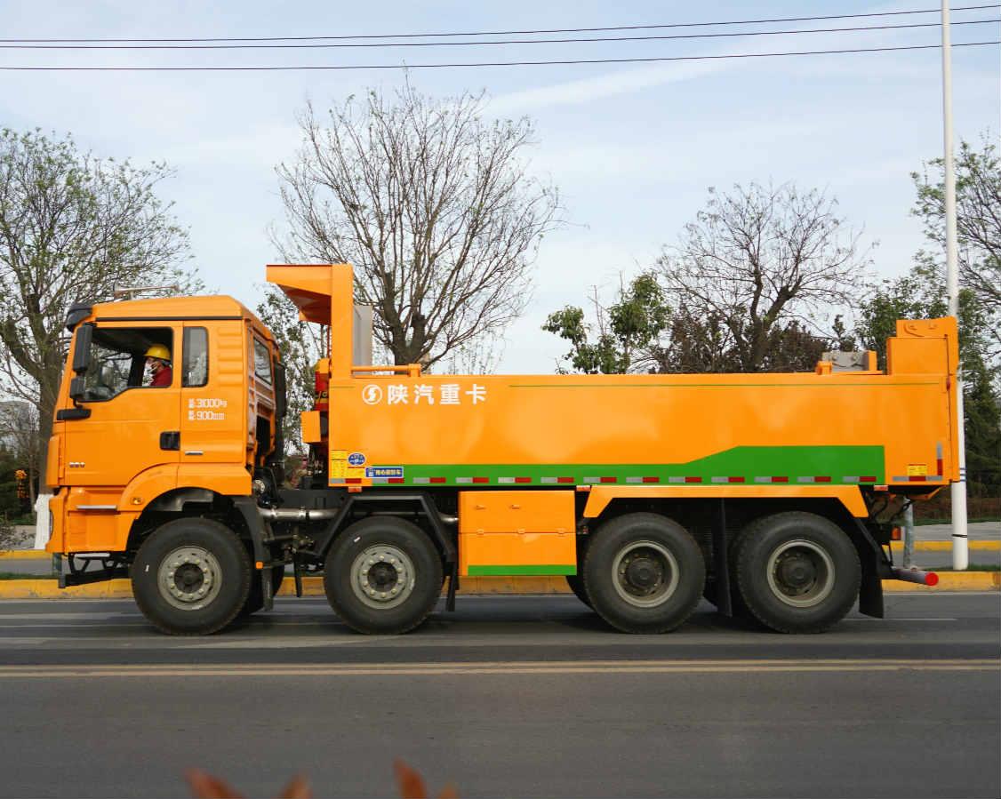 新型智能鐵蓋式渣土車(chē)